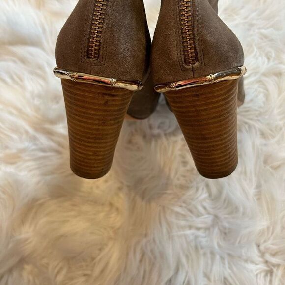 Elaine Turner bootie size 9.5 tan grey open toe gold heel trim - Picture 6 of 10